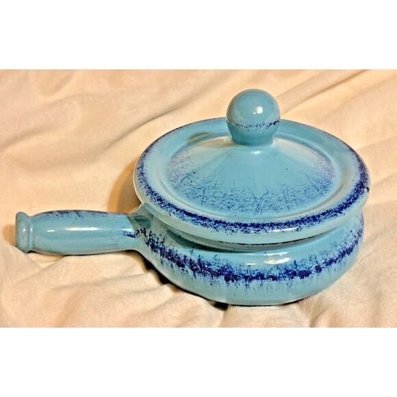 De Silva Terracotta Lt Blue Soup Bowl with handle and lid, never used 6.5x5.5" - Picture 2 of 16